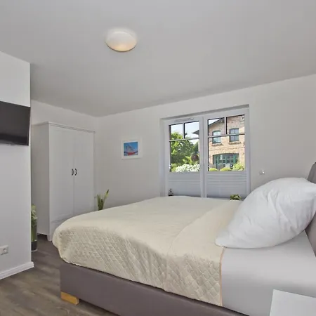 Ferienhaus Zaunkoenig Ferienwohnung Eg * Groß Zicker